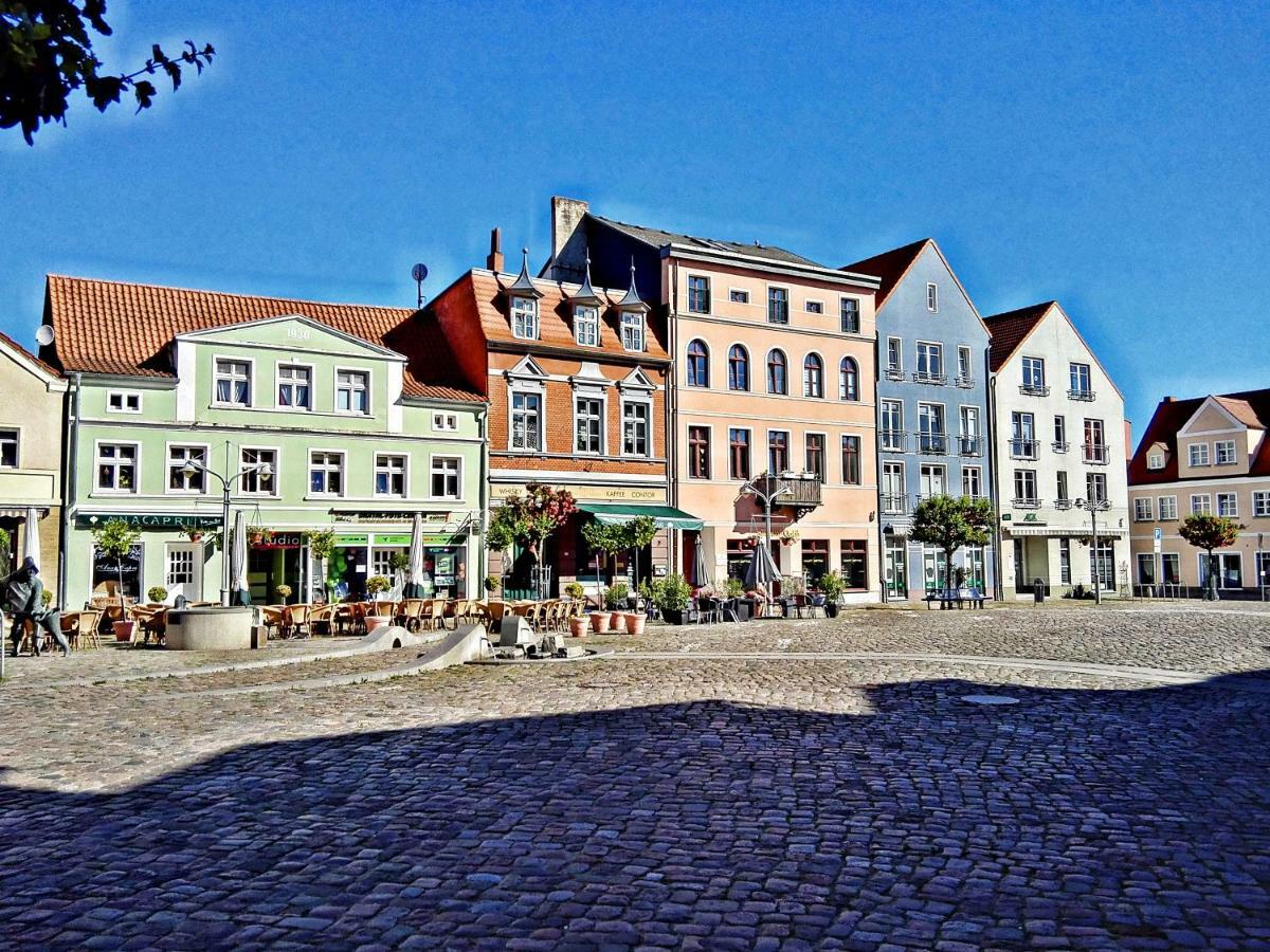 Ferienwohnung Am Ueckerpark Иккермюнде Экстерьер фото